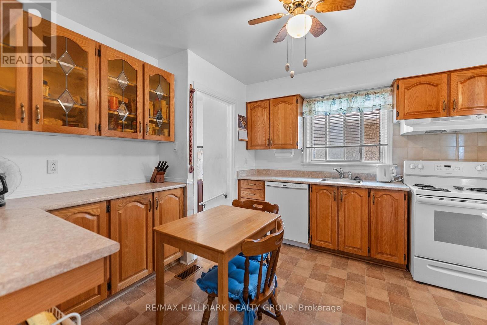 2075 NEEPAWA AVENUE - 18