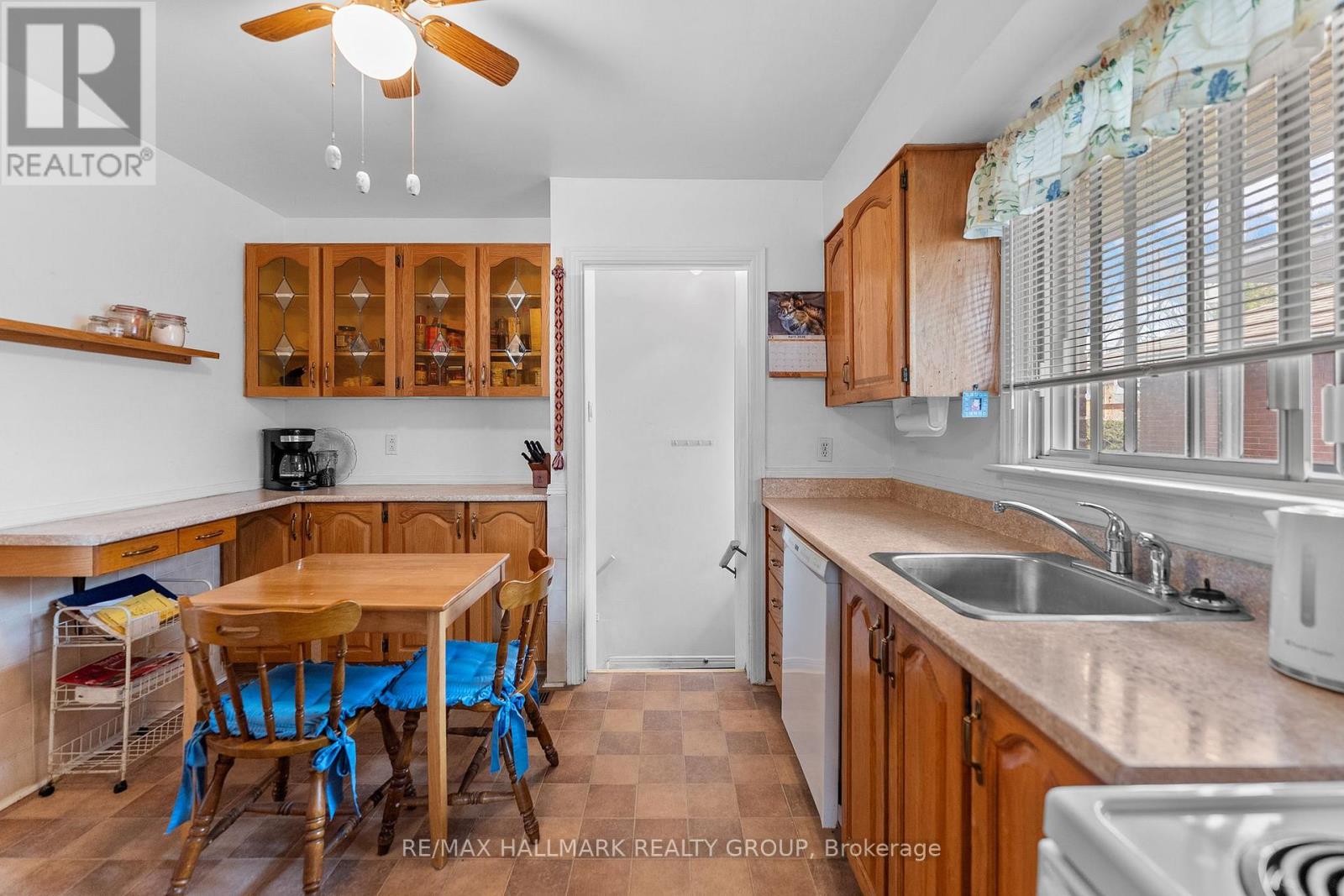 2075 NEEPAWA AVENUE — photo 19