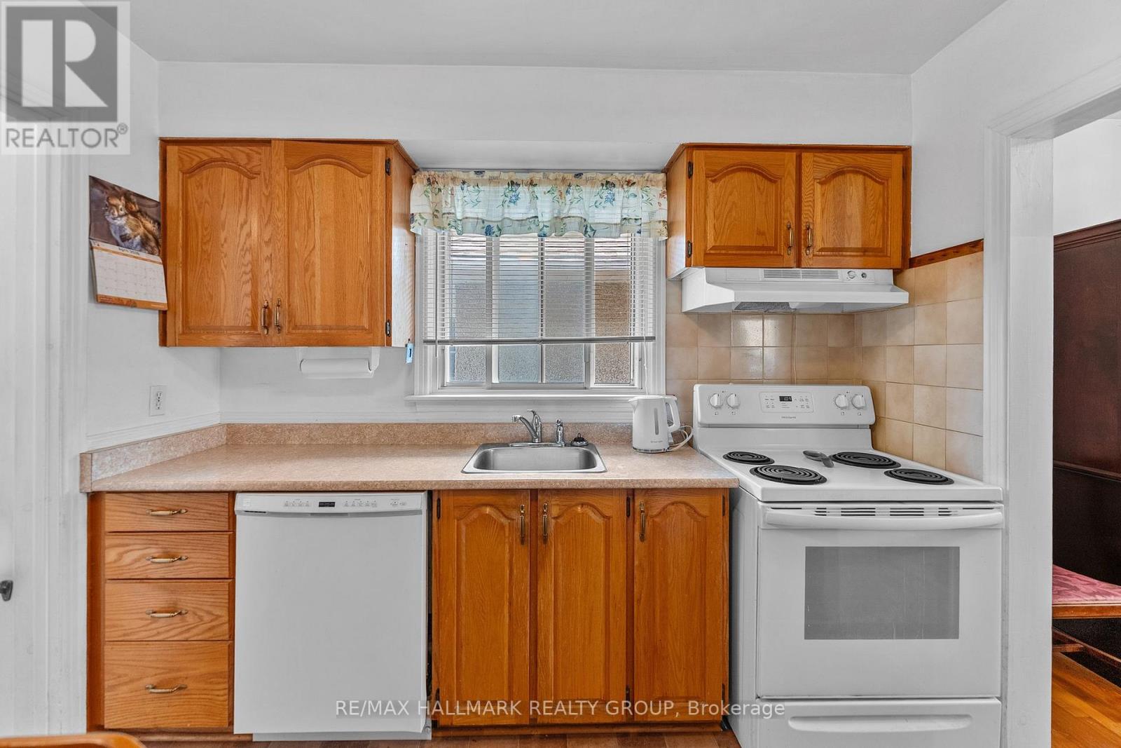 2075 NEEPAWA AVENUE — photo 21