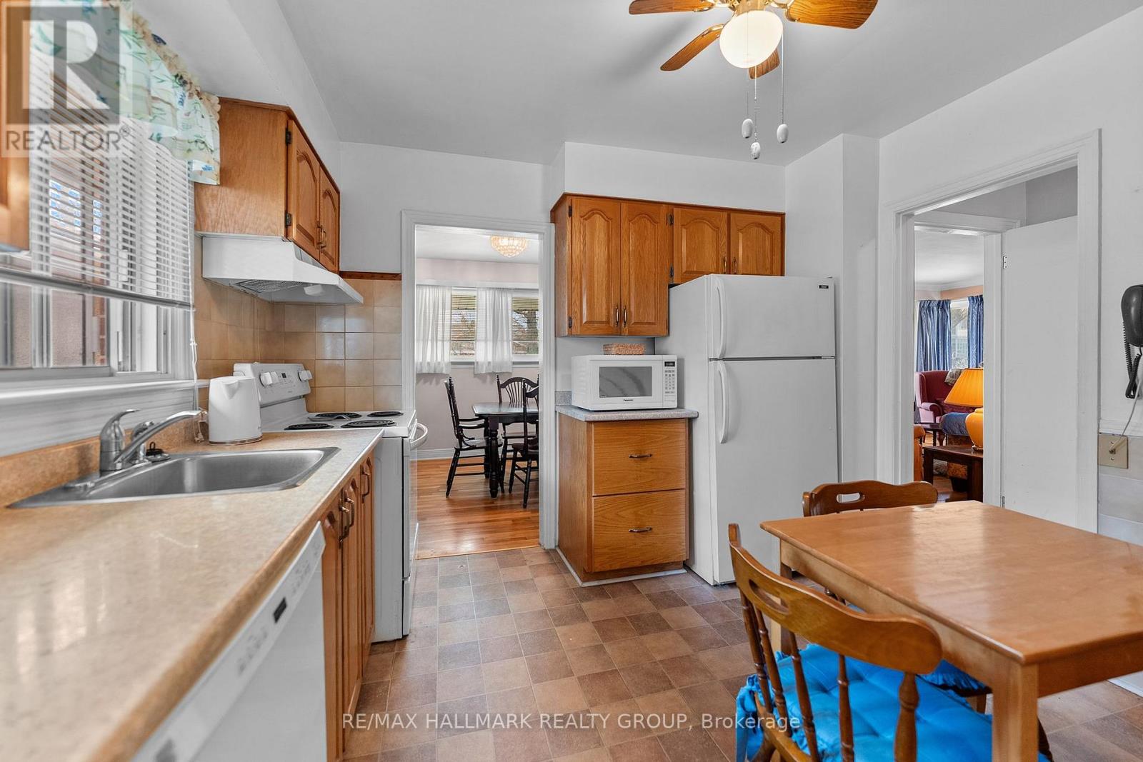 2075 NEEPAWA AVENUE — photo 22