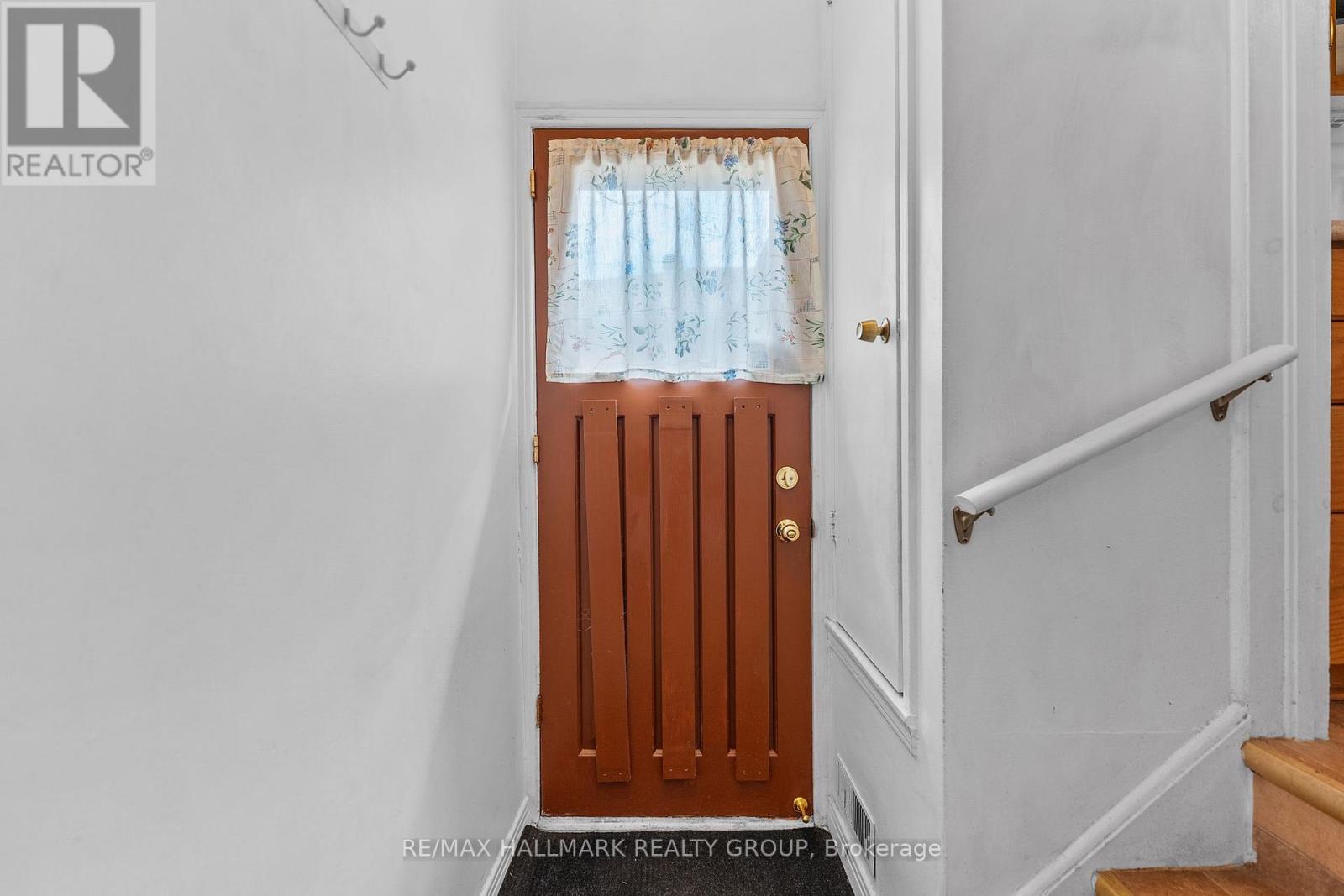 2075 NEEPAWA AVENUE - 31
