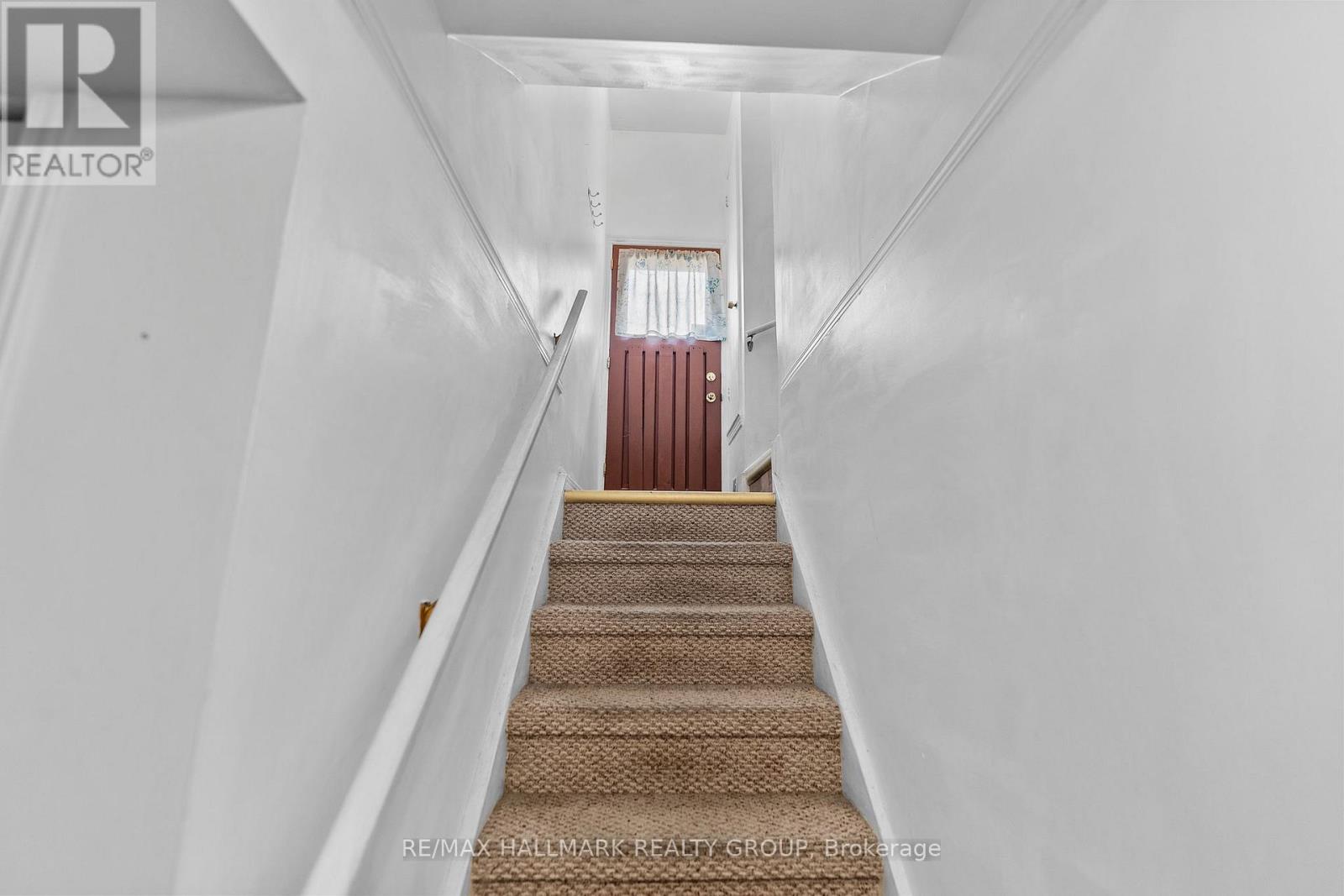 2075 NEEPAWA AVENUE - 32