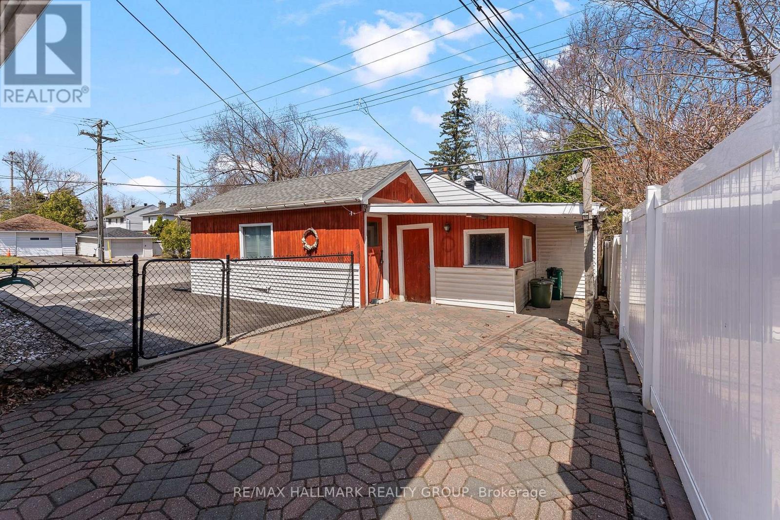 2075 NEEPAWA AVENUE - 40