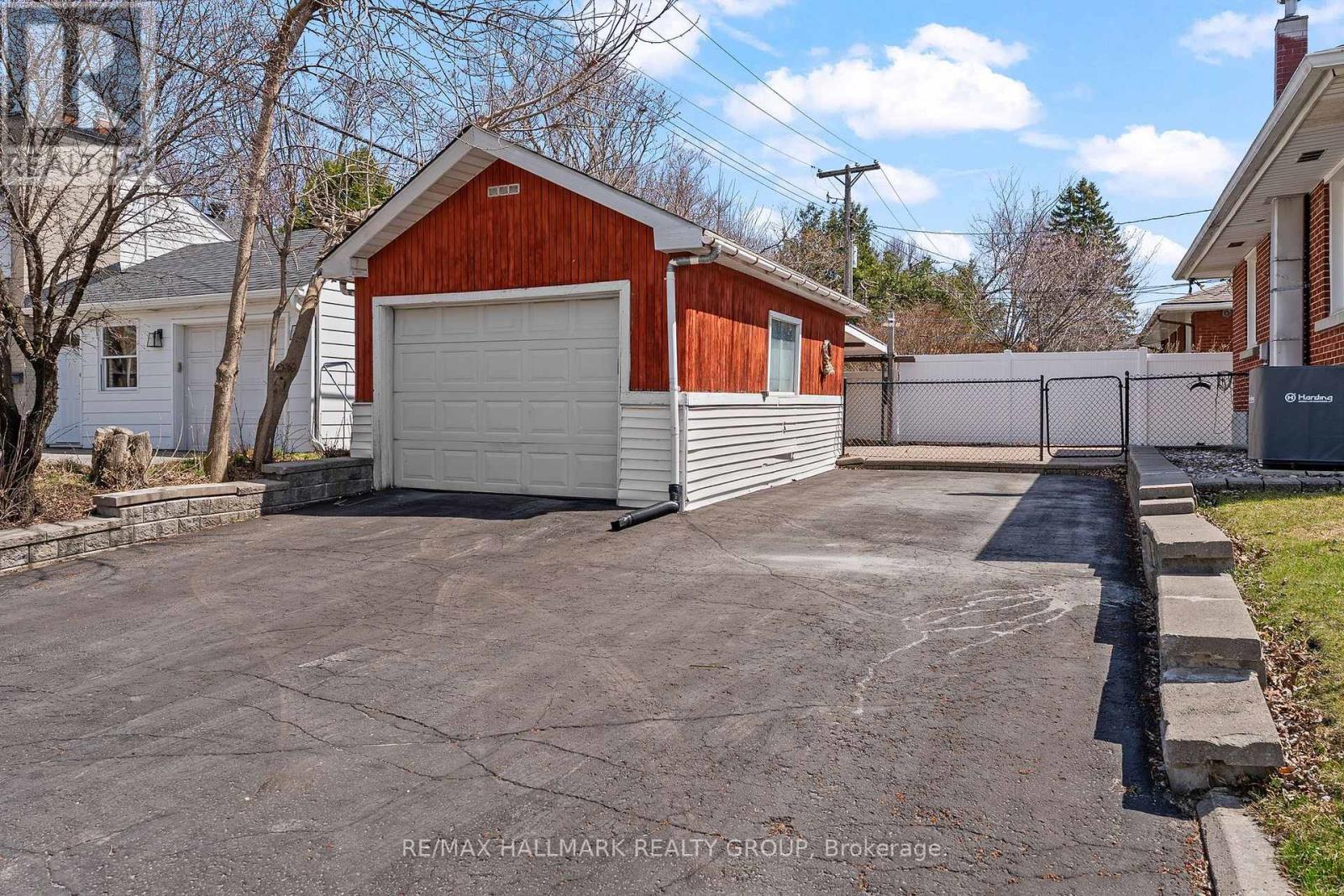2075 NEEPAWA AVENUE — photo 42