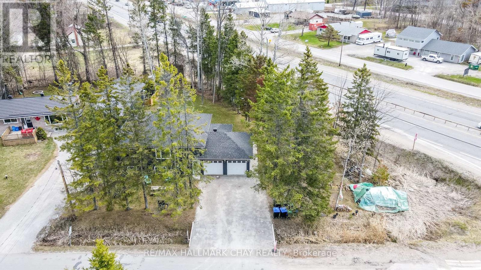 2082 CENTRE AVENUE - 10