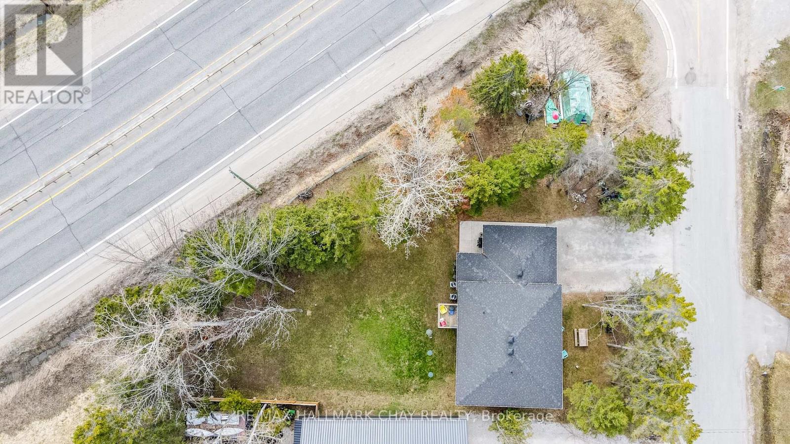 2082 CENTRE AVENUE - 11