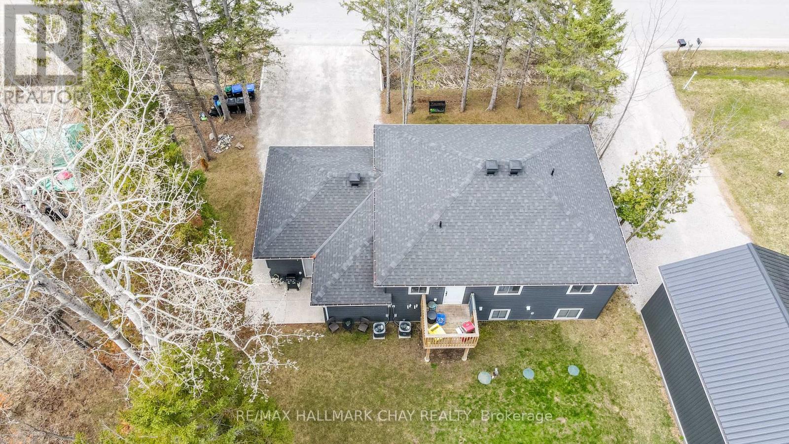 2082 CENTRE AVENUE - 13