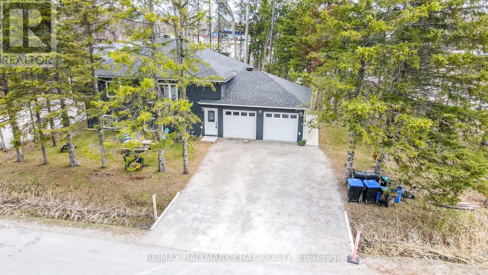 2082 CENTRE AVENUE - 15