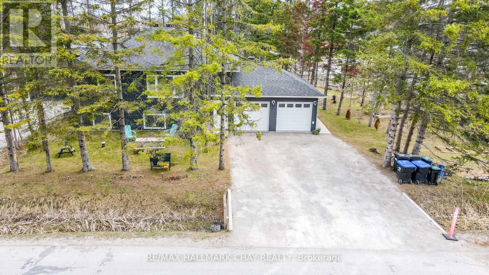 2082 CENTRE AVENUE - 16