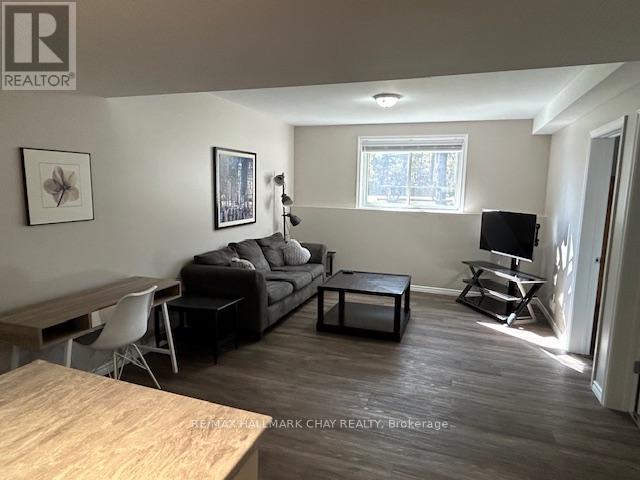 2082 CENTRE AVENUE - 21