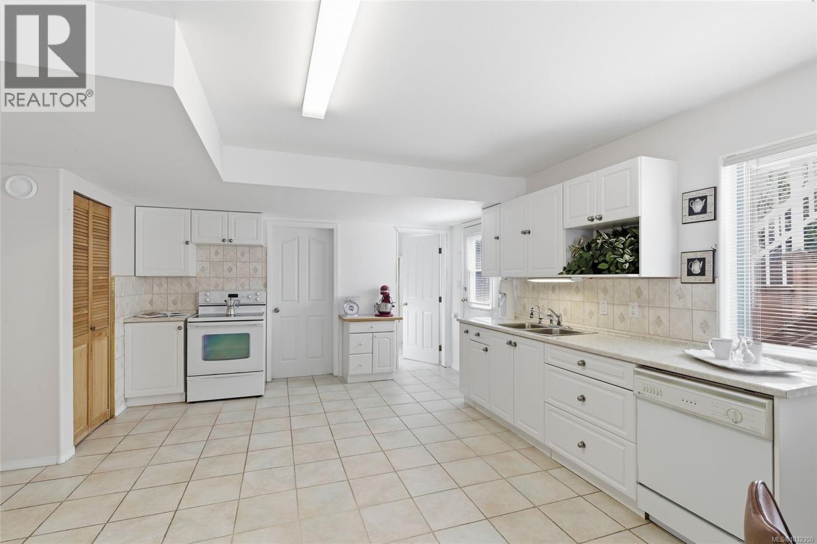 846 Wright Rd - 33