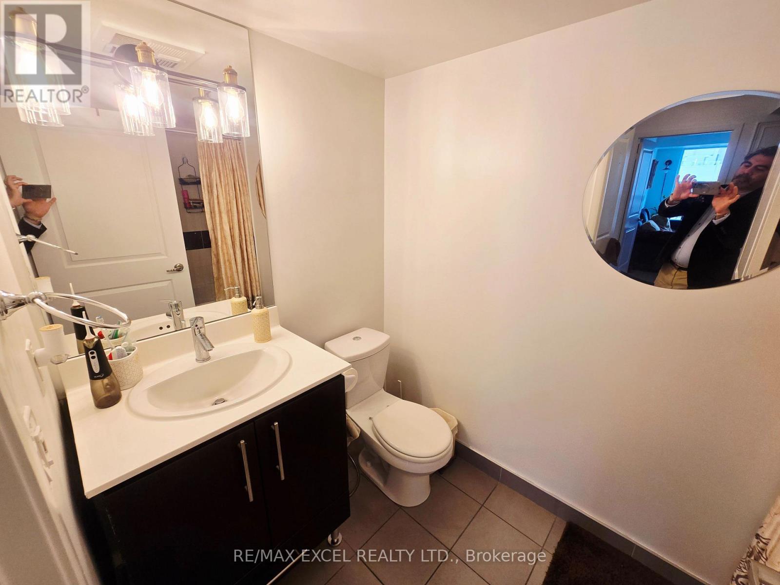 2nd Bathroom