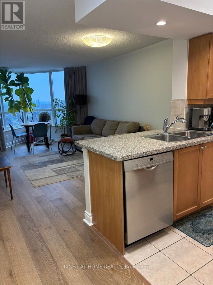 1103 - 10 NORTHTOWN WAY E — photo 6