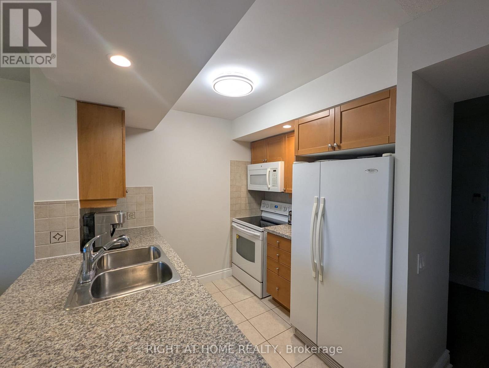 1103 - 10 NORTHTOWN WAY E — photo 10