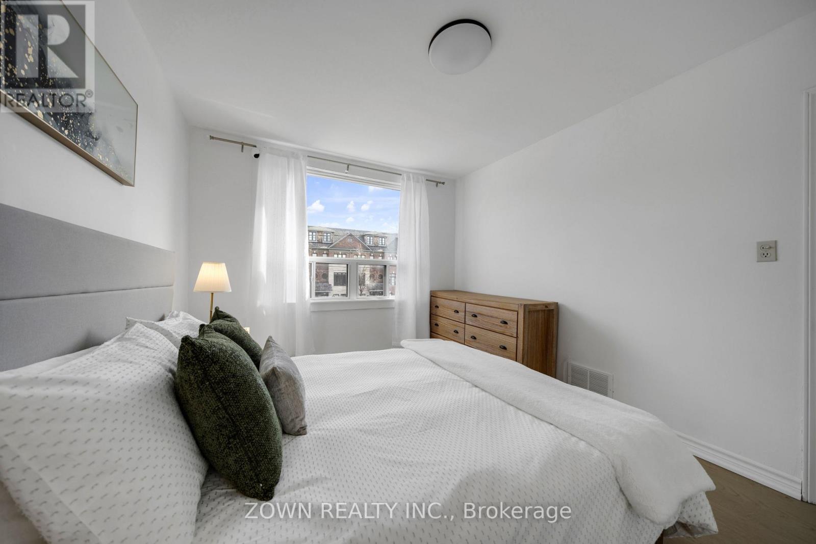 8312 KIPLING AVENUE — photo 28