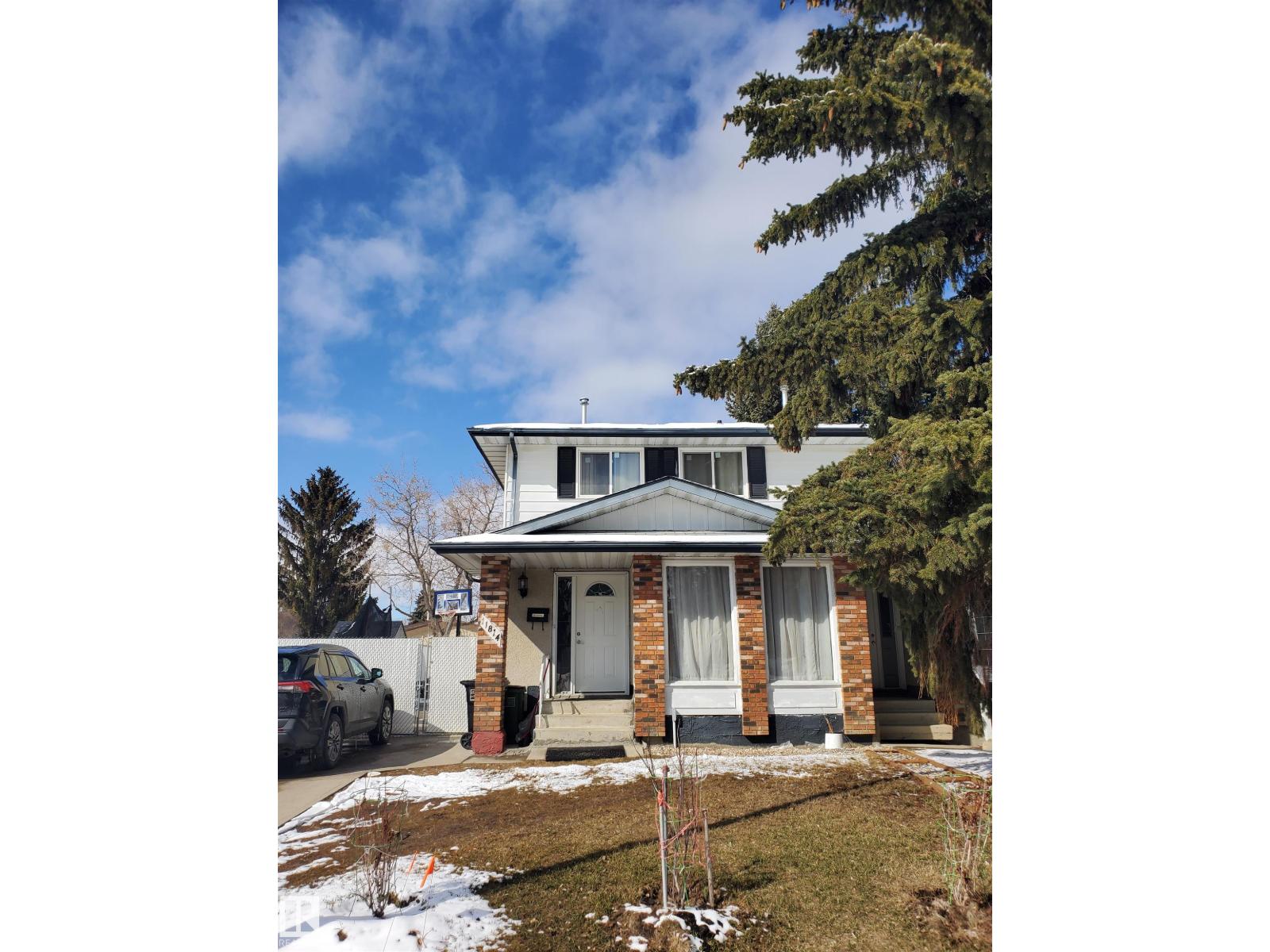 11814 157 AV NW, Edmonton