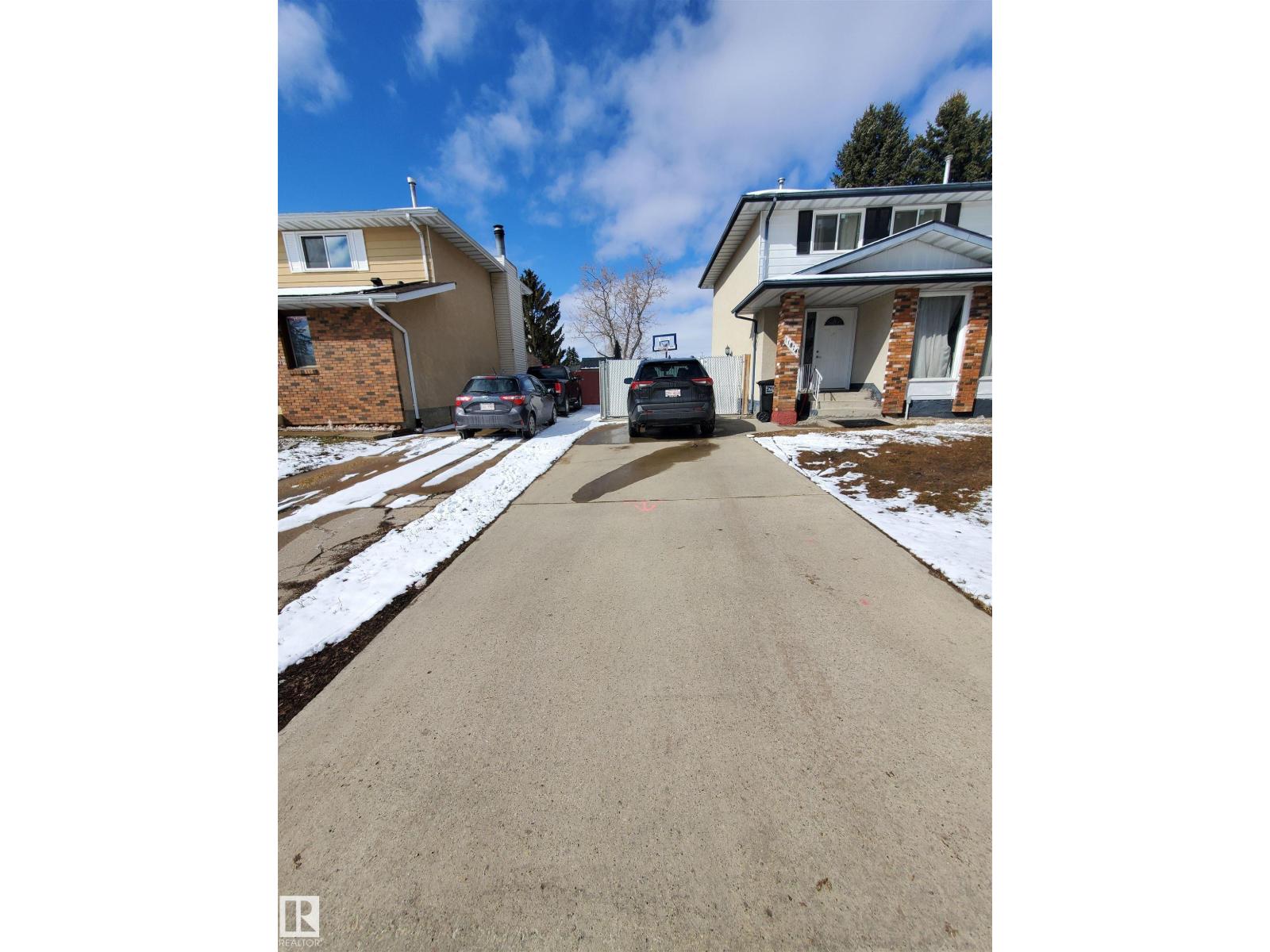 11814 157 AV NW, Edmonton