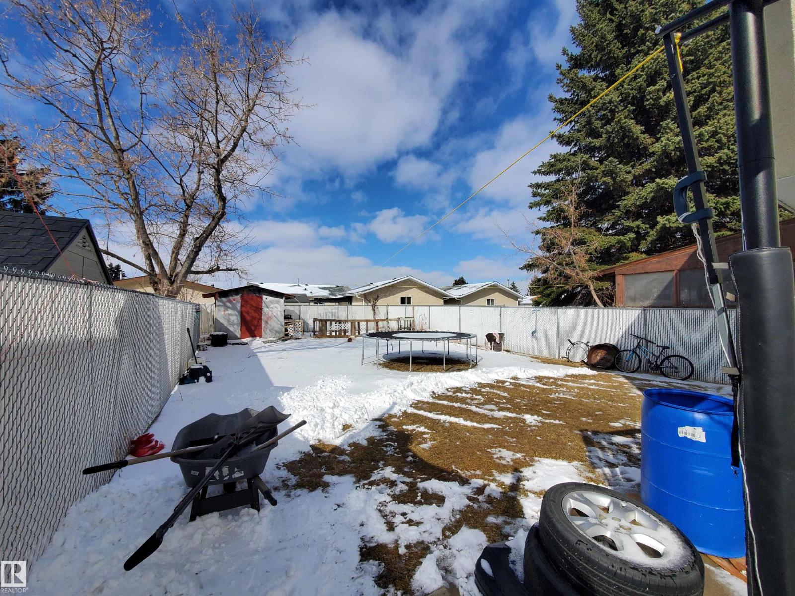 11814 157 AV NW, Edmonton