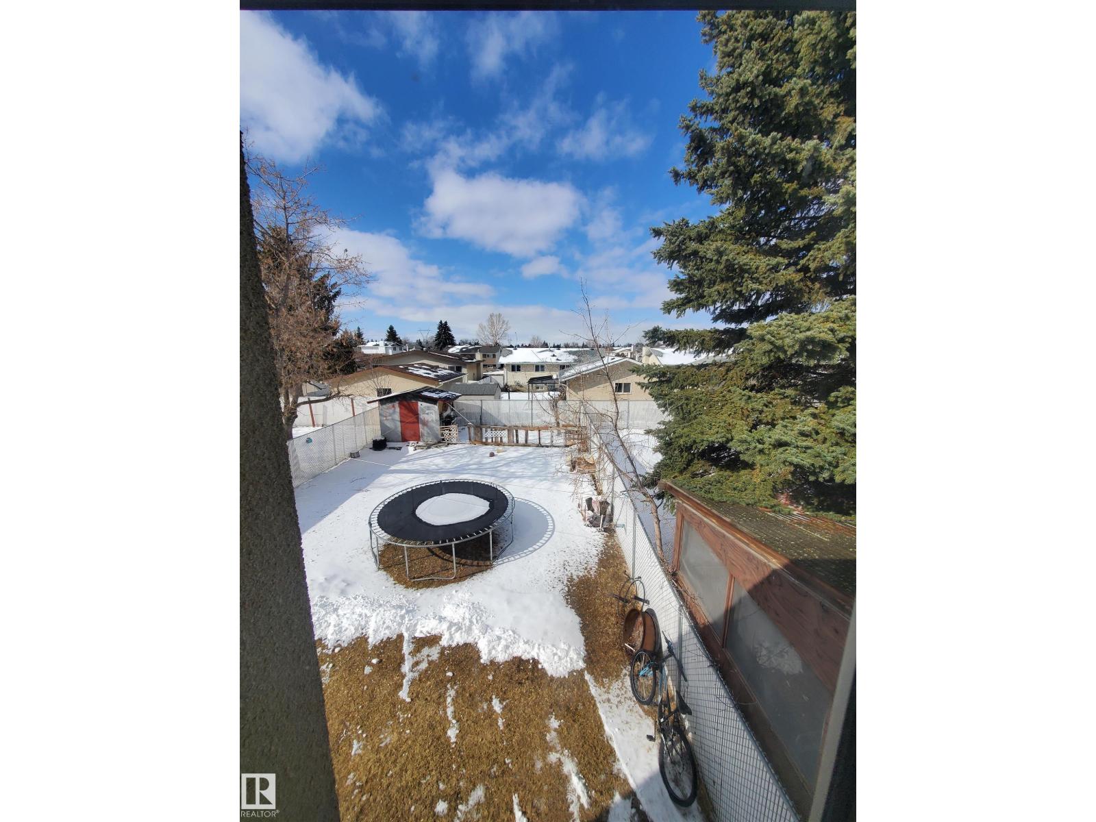 11814 157 AV NW, Edmonton