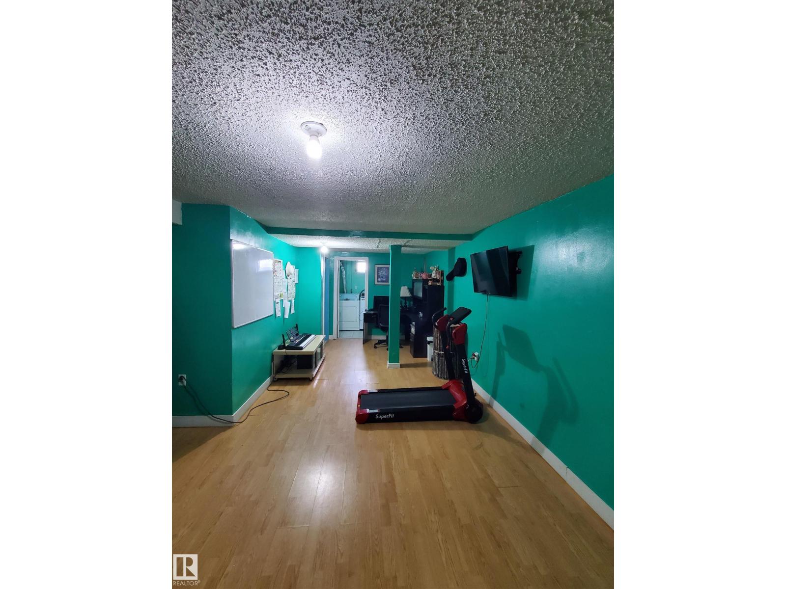 11814 157 AV NW, Edmonton