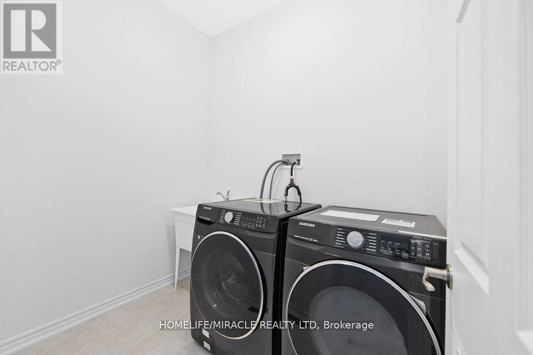 34 FLAGG AVENUE - 18
