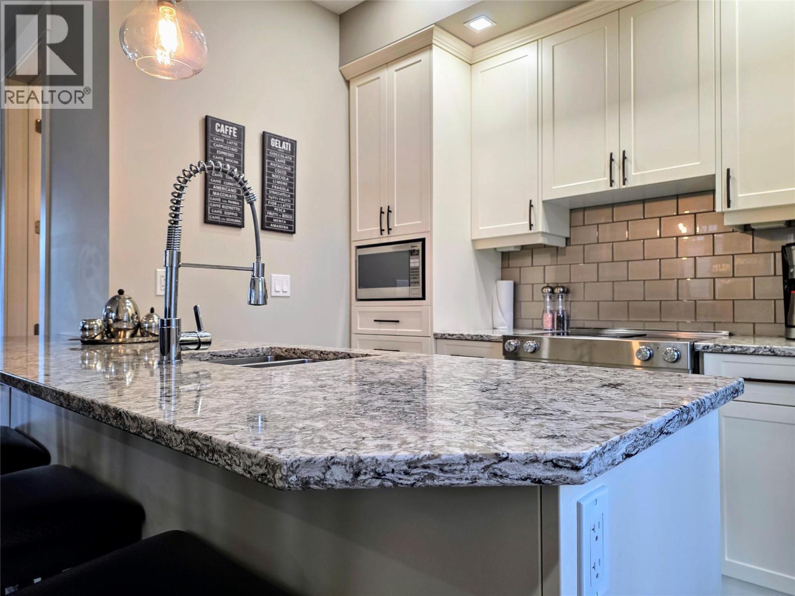 900 Bighorn Boulevard Unit# 919, Radium Hot Springs