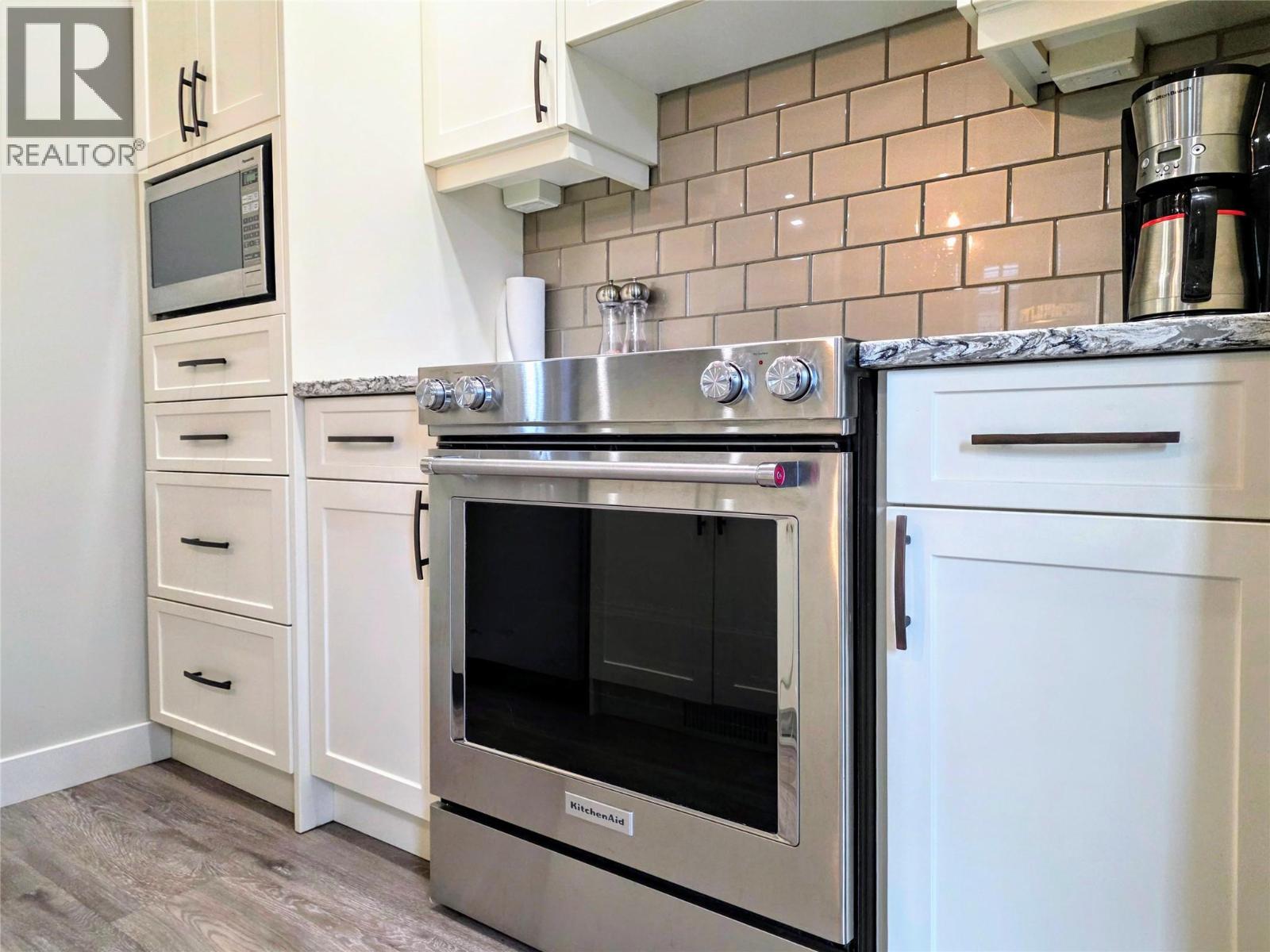 900 Bighorn Boulevard Unit# 919, Radium Hot Springs