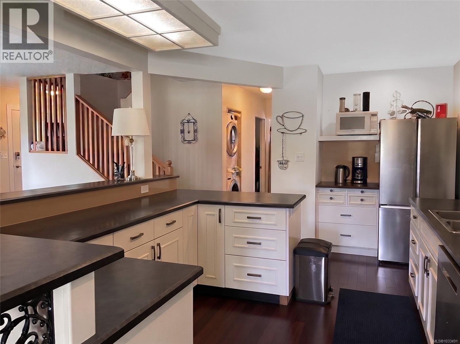 6351 Renton Rd N - 7