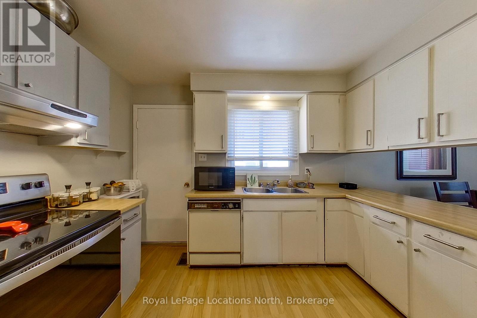152 MELROSE AVENUE - 8