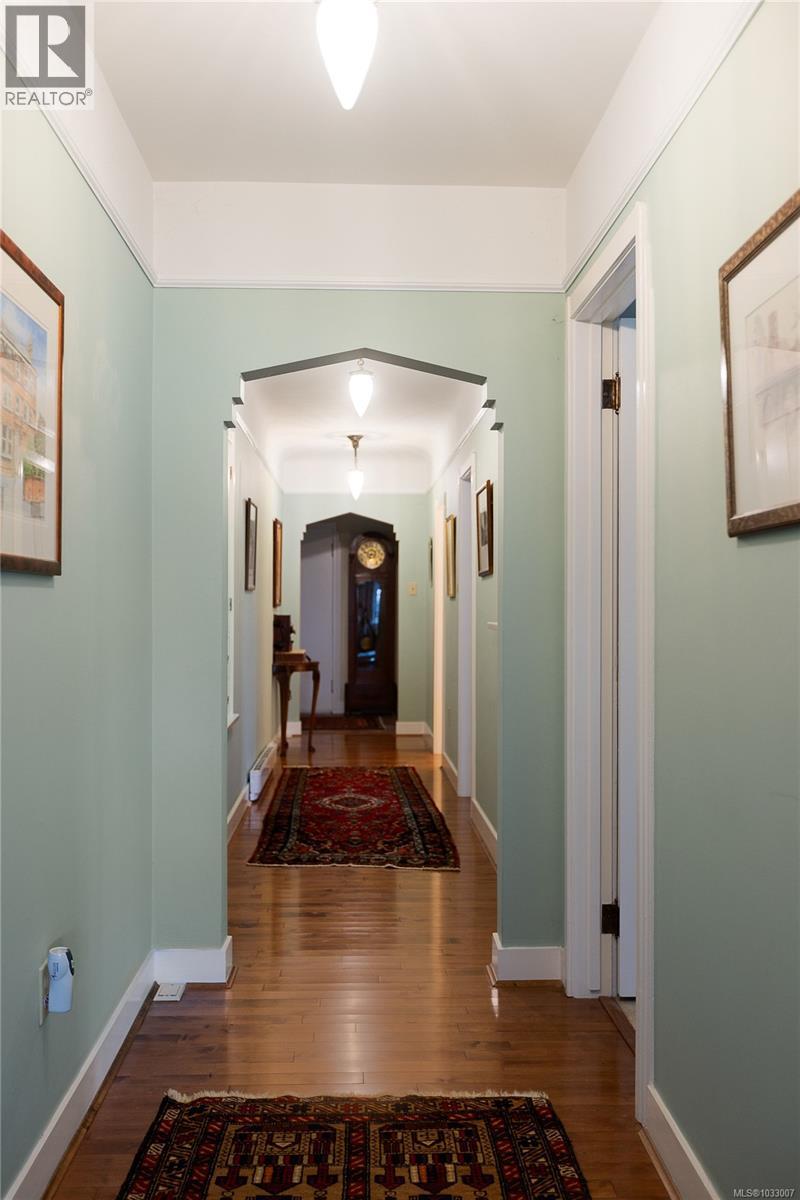 1541 Despard Ave - 27