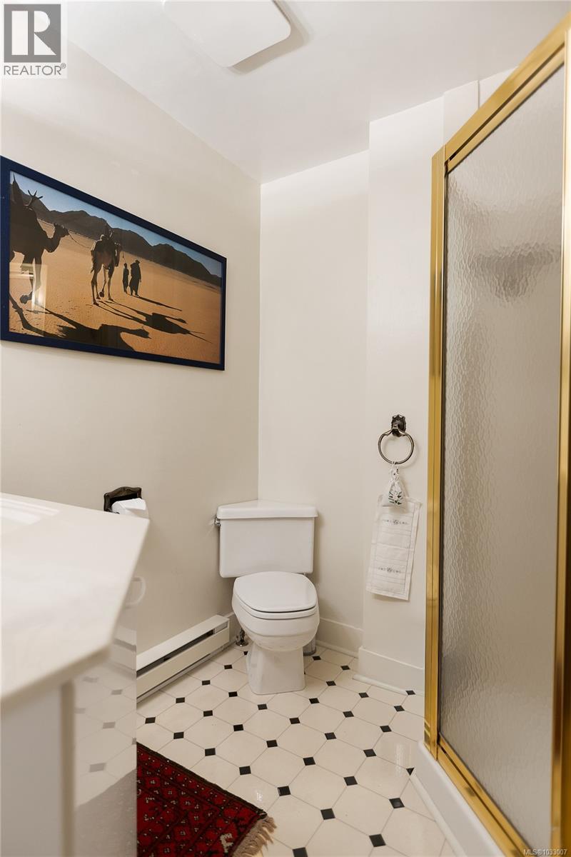 1541 Despard Ave - 28