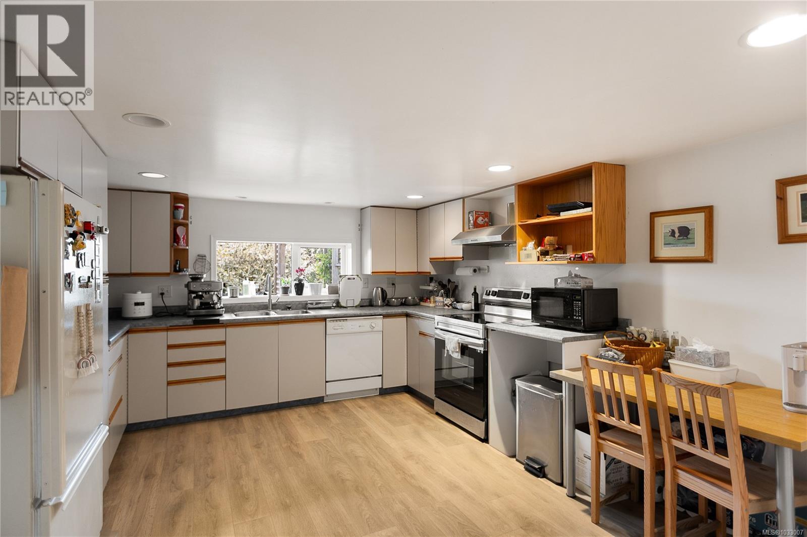 1541 Despard Ave - 35