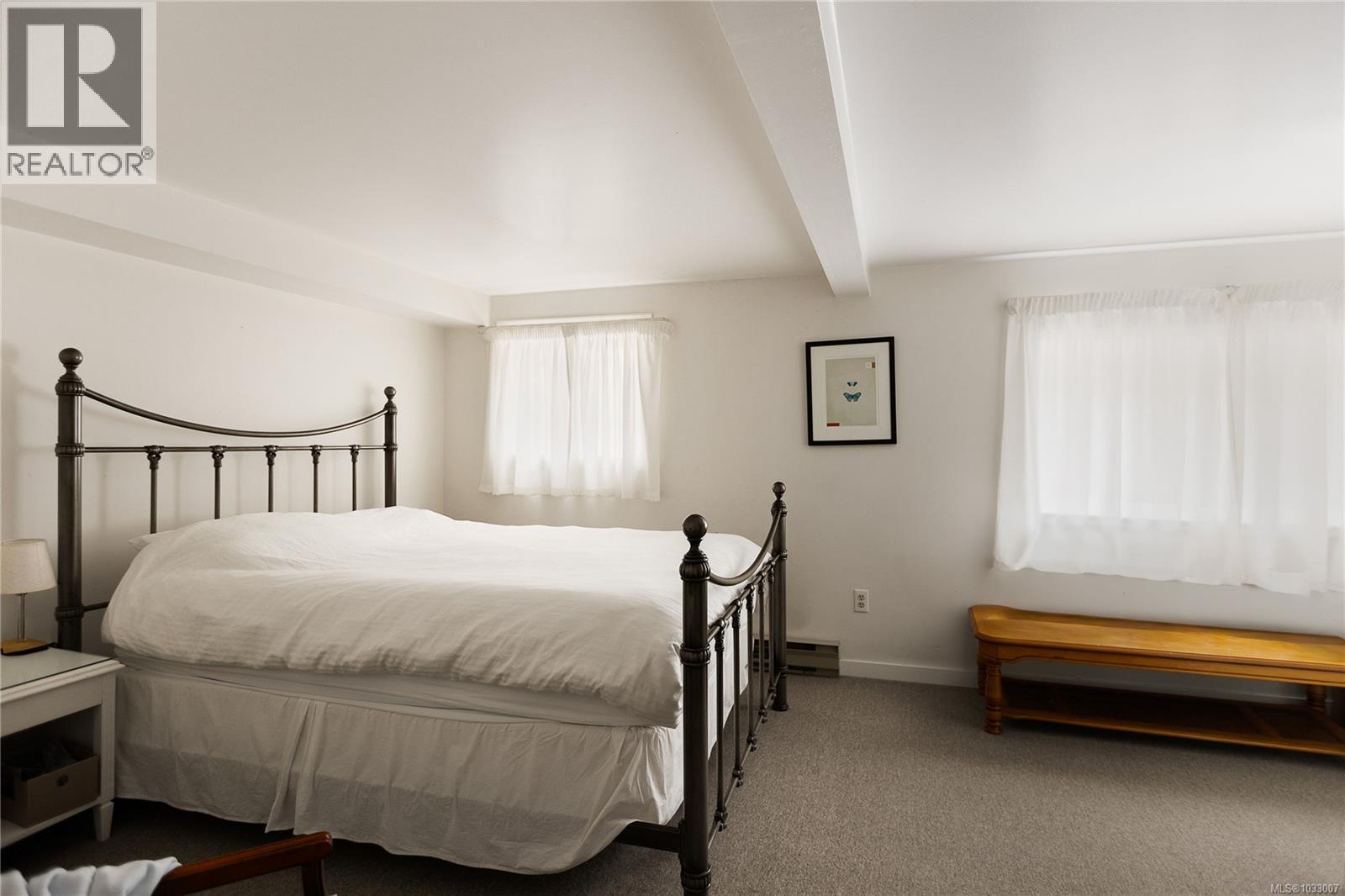 1541 Despard Ave - 40