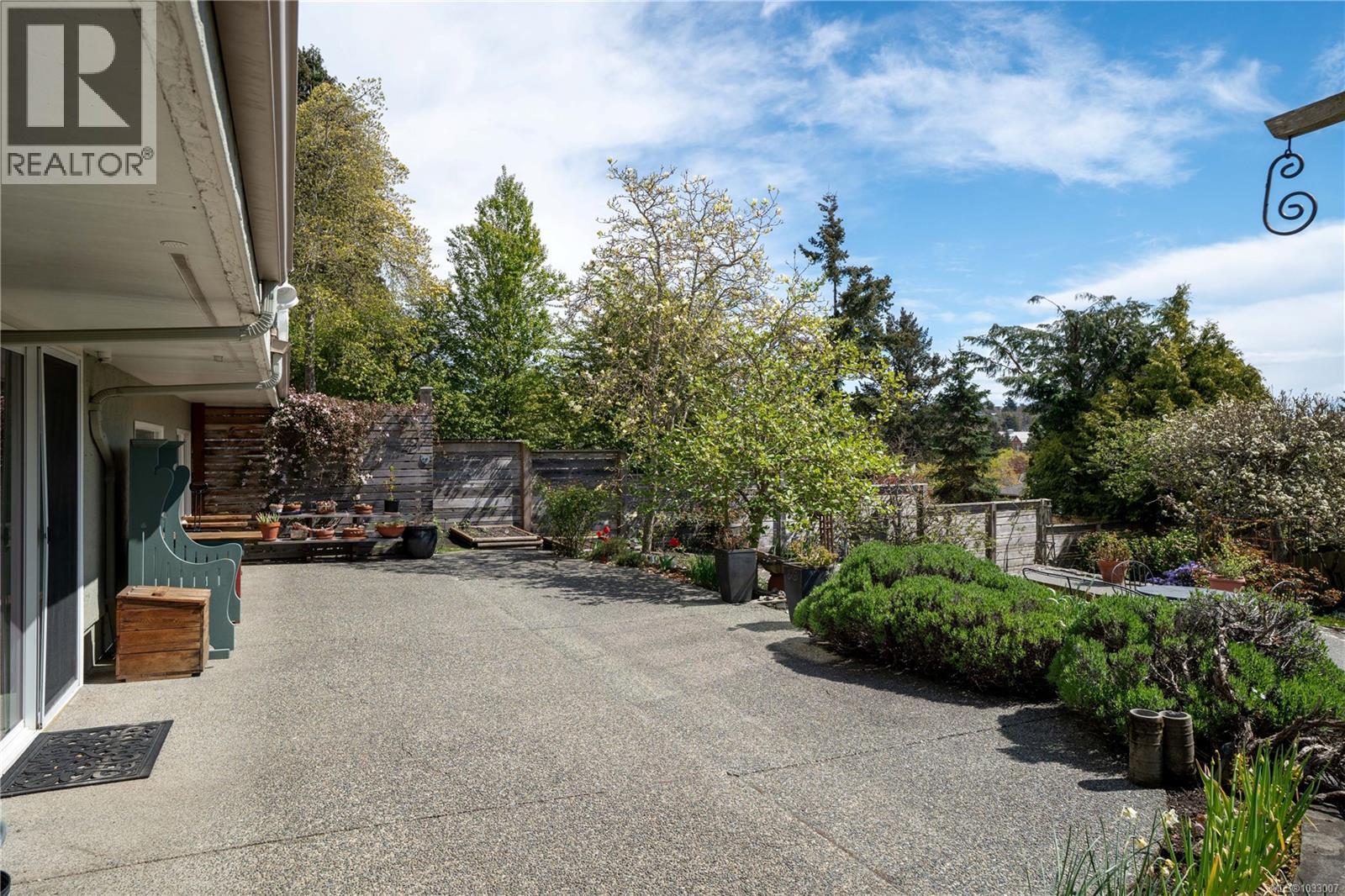 1541 Despard Ave - 47