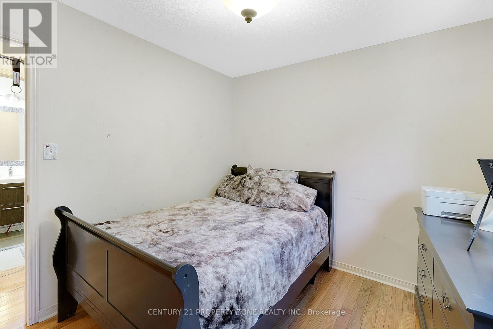 17 RIVERPLACE CRESCENT - 21