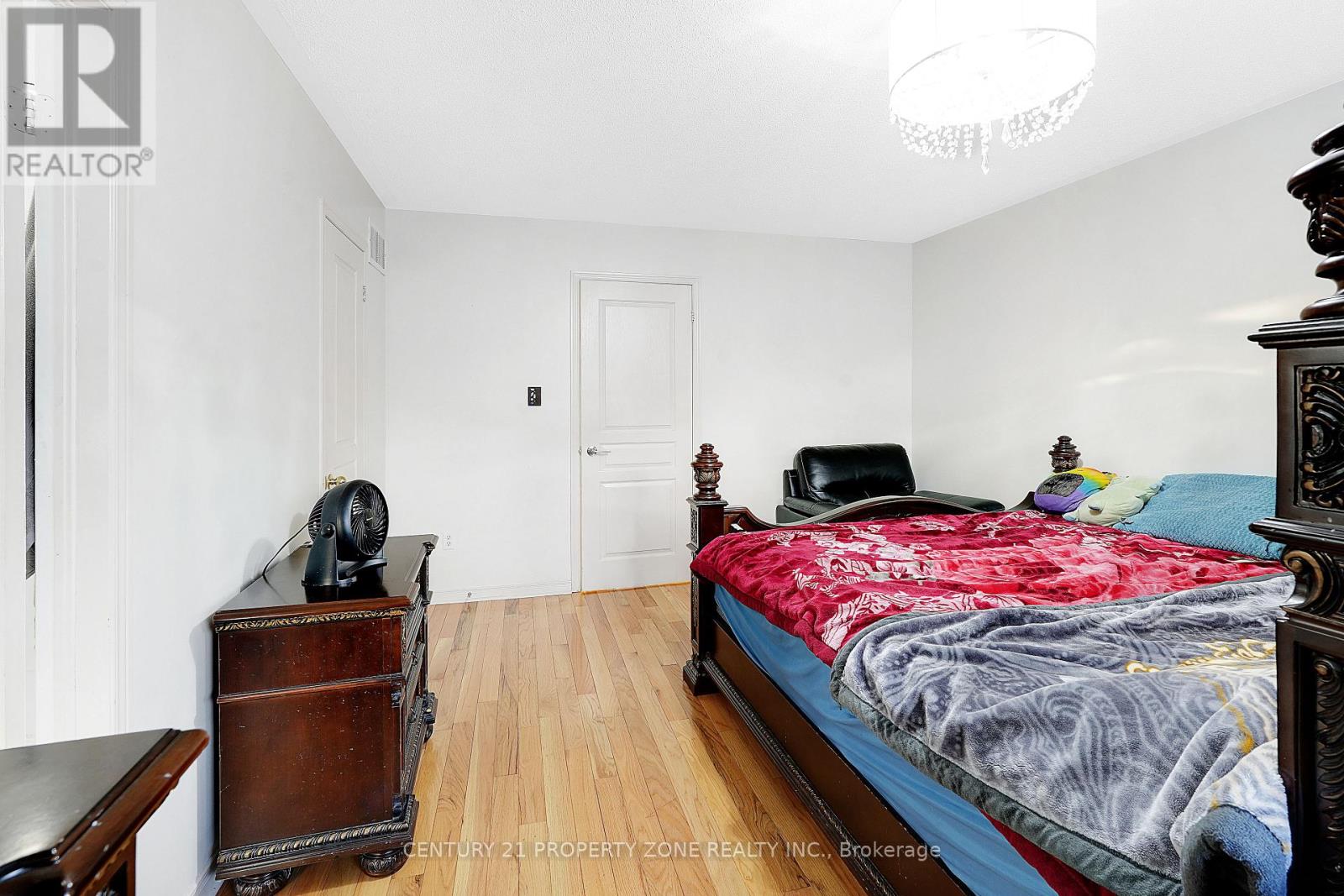 17 RIVERPLACE CRESCENT - 23