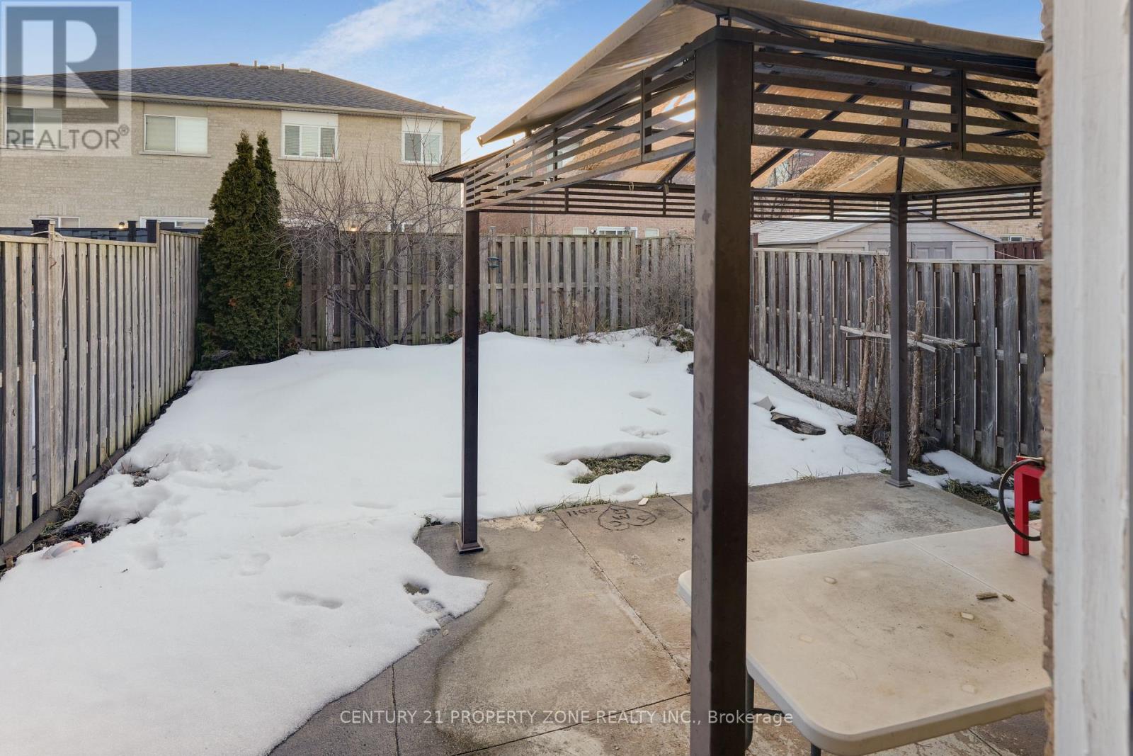 17 RIVERPLACE CRESCENT - 28