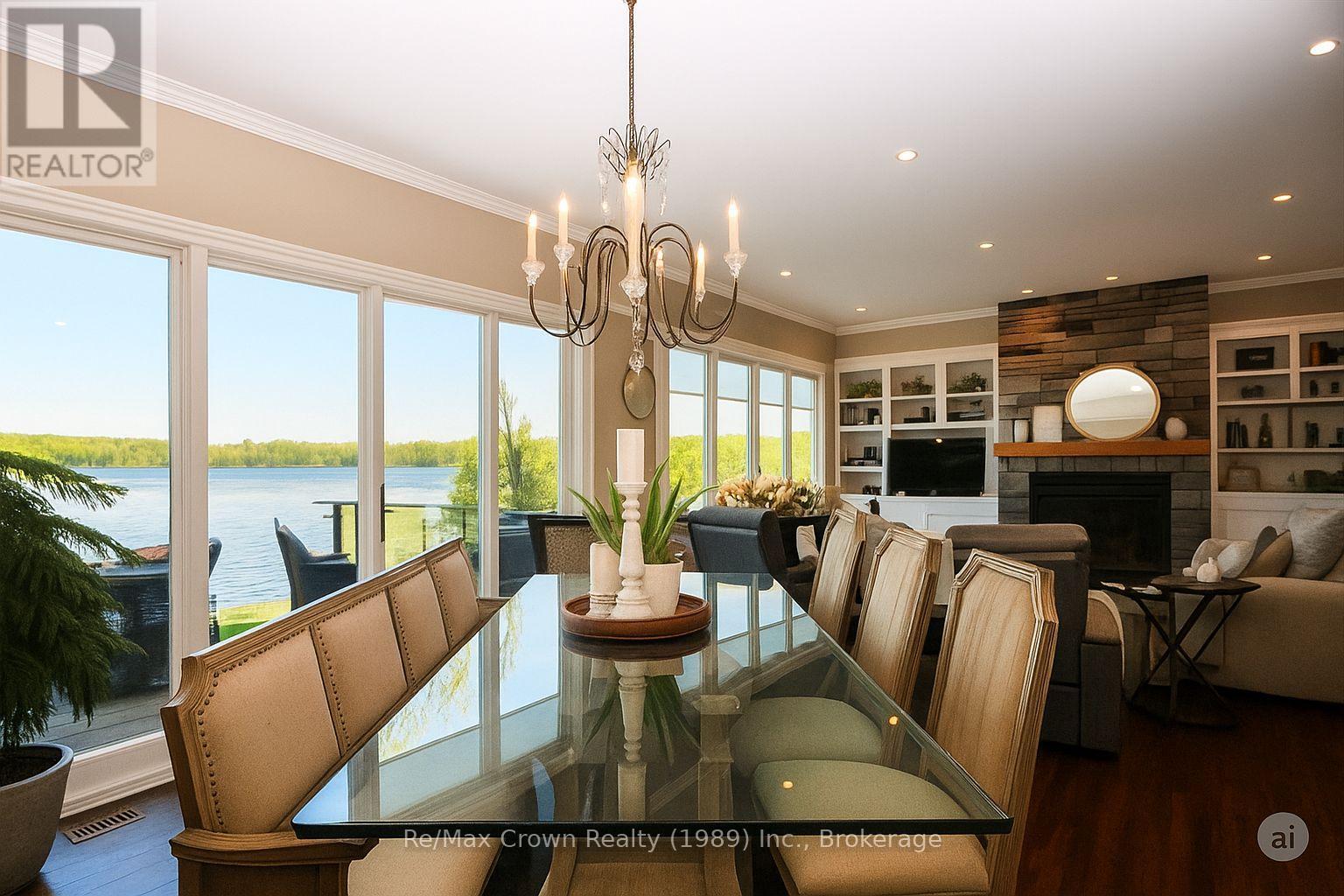 Dining overlooking Lake