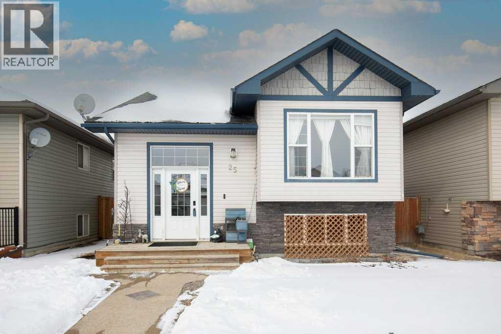 25 Hammond Close, Sylvan Lake, Alberta, T4S0C7
