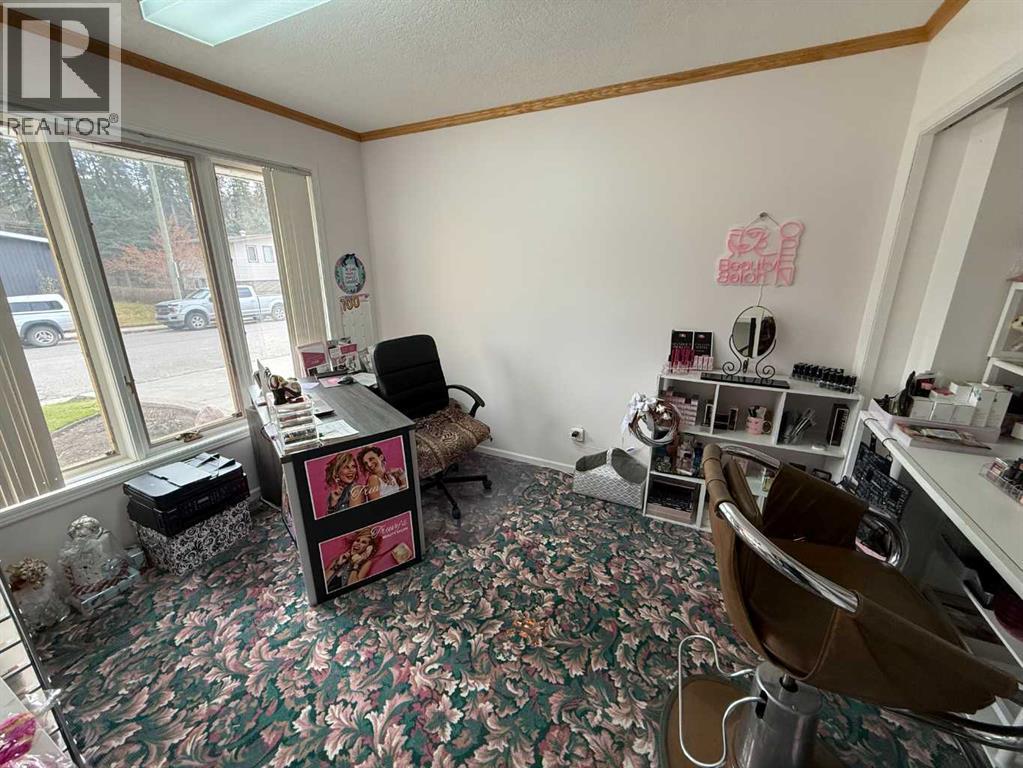 104 Mistaya Road - 13