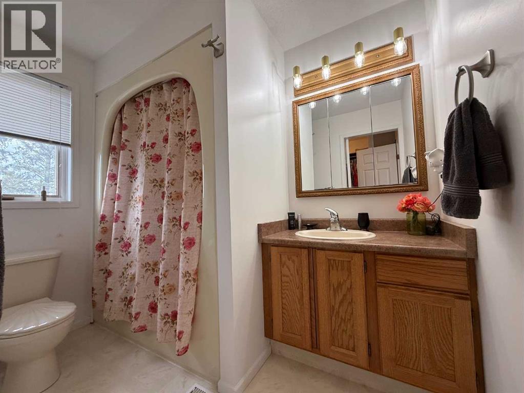 104 Mistaya Road - 25