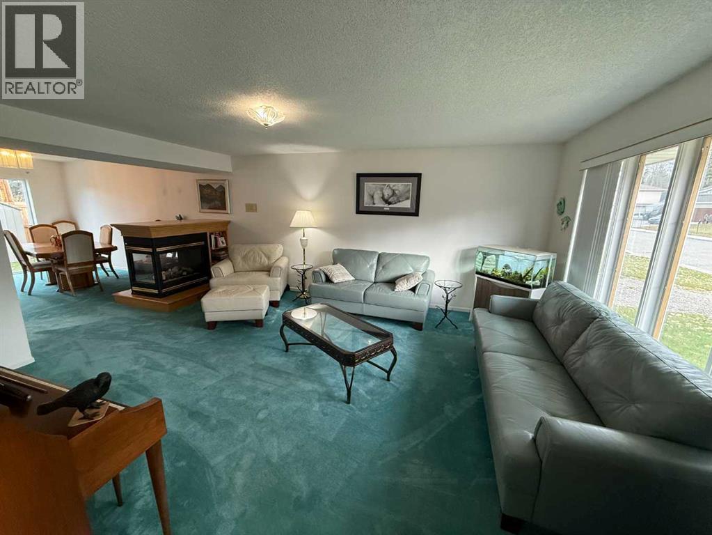 104 Mistaya Road — photo 3