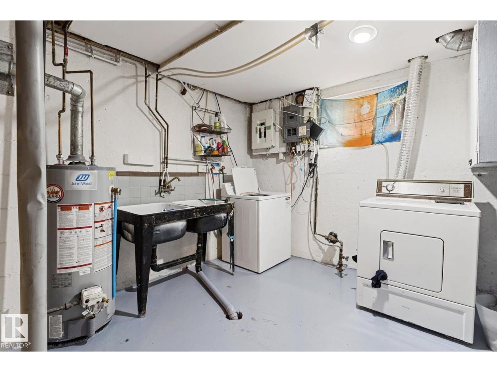 7703 77 Avenue NW, Edmonton