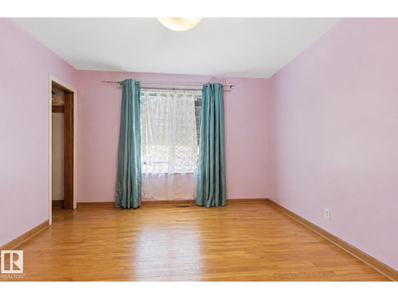 7703 77 Avenue NW, Edmonton