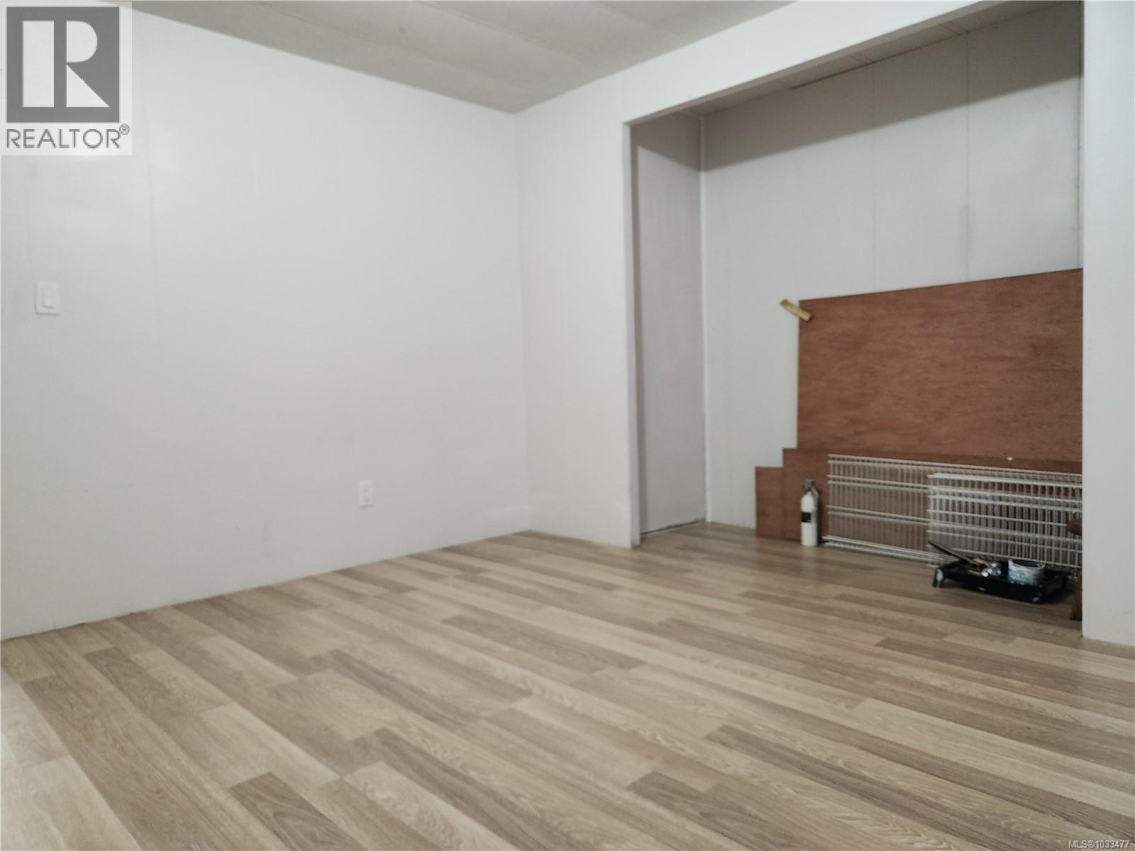 #38 971 Douglas Ave - 19