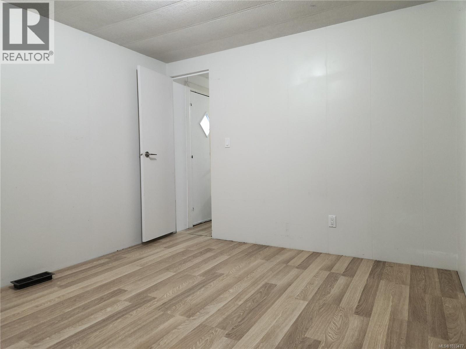 #38 971 Douglas Ave - 20