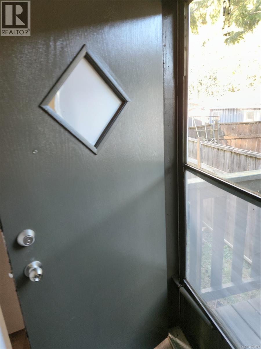 #38 971 Douglas Ave - 23