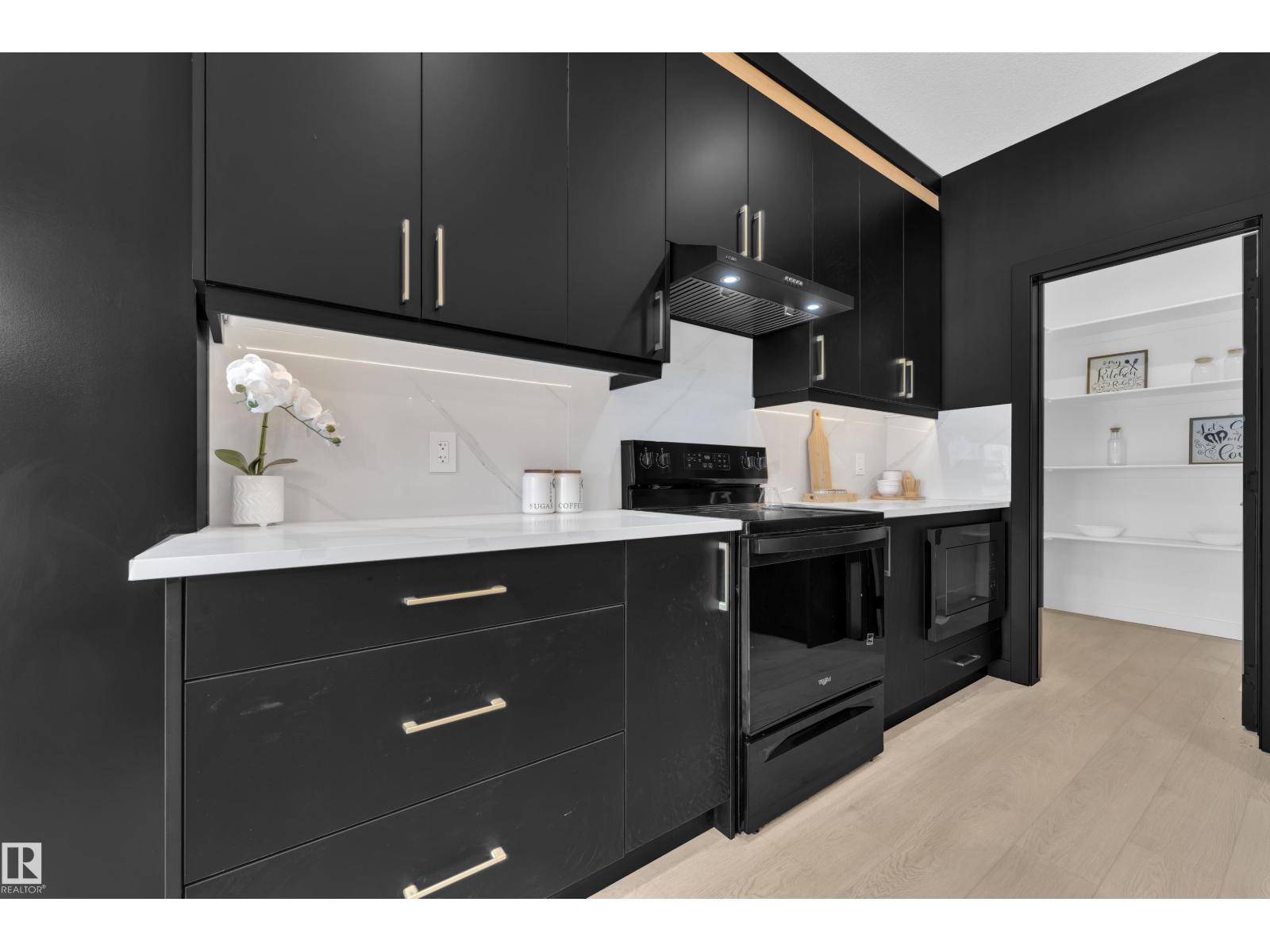 1089 Starling DR NW, Edmonton