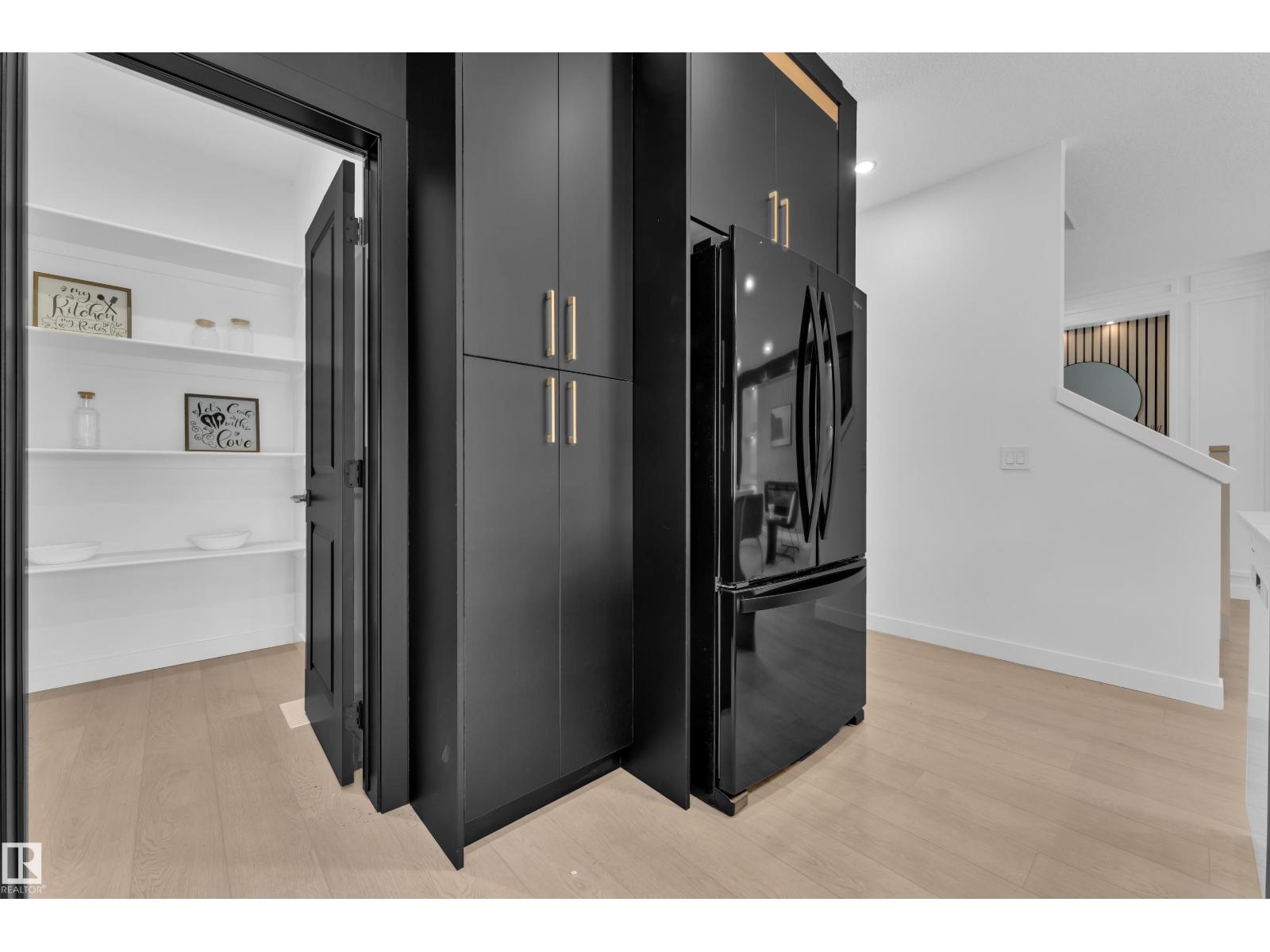 1089 Starling DR NW, Edmonton