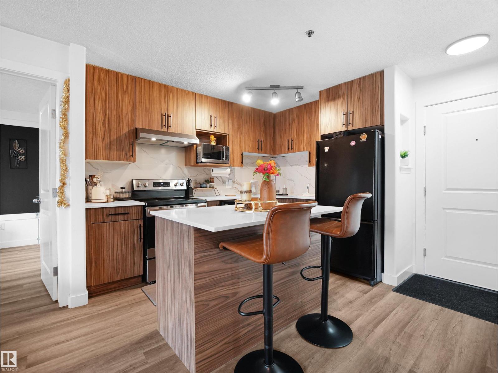 #106 2305 35A AV NW NW - 19